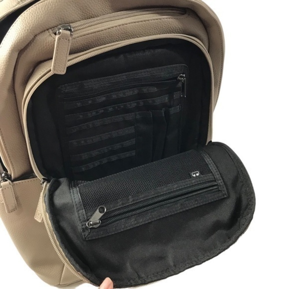 Gry Mattr by Joe Mimran Travel Essentials Backpack - Picture 4 of 9